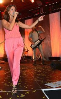 Vanessa Mai feet photo thumbnail