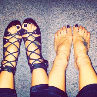 Vanessa Mai feet photo thumbnail