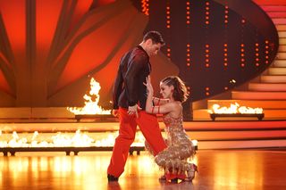 Vanessa Mai feet photo thumbnail