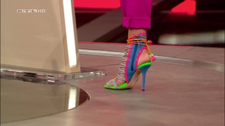 Vanessa Mai feet photo thumbnail