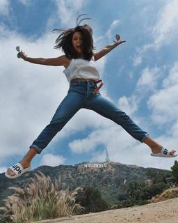 Vanessa Mai feet photo thumbnail