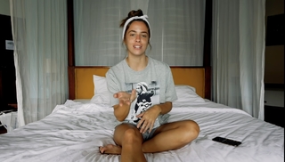 Vanessa Mai feet photo thumbnail