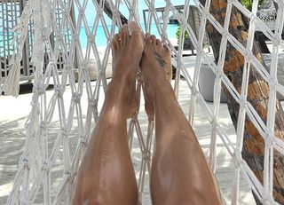 Vanessa Mai feet photo thumbnail