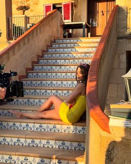 Vanessa Mai feet photo thumbnail