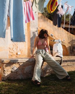 Vanessa Mai feet photo thumbnail