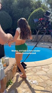 Vanessa Mai feet photo thumbnail