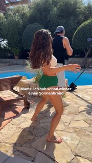 Vanessa Mai feet photo thumbnail