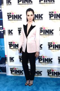 Vanessa Marano feet photo thumbnail