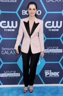 Vanessa Marano feet photo thumbnail