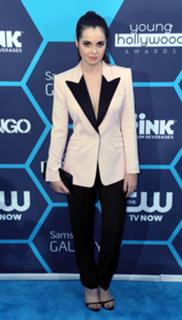 Vanessa Marano feet photo thumbnail