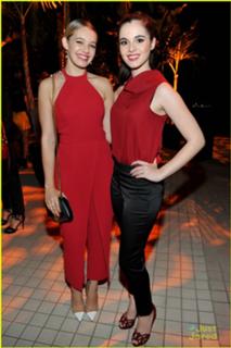 Vanessa Marano feet photo thumbnail