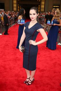 Vanessa Marano feet photo thumbnail