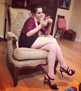 Vanessa Marano feet photo thumbnail
