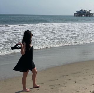 Vanessa Marano feet photo thumbnail