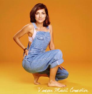 Vanessa Marcil feet photo thumbnail