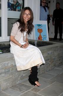 Vanessa Marcil feet photo thumbnail