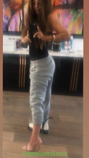 Vanessa Marcil feet photo thumbnail