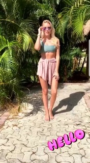 Vanessa Meisinger feet photo 1