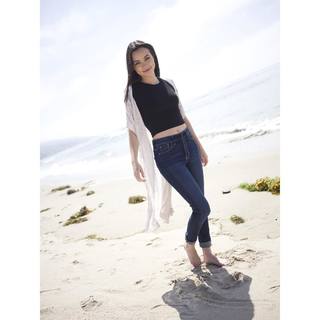 Vanessa Merrell feet photo thumbnail