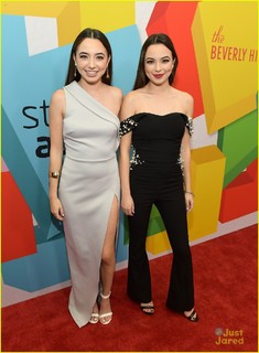 Vanessa Merrell feet photo thumbnail