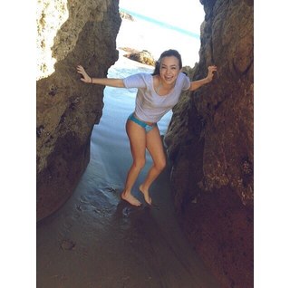 Vanessa Merrell feet photo thumbnail