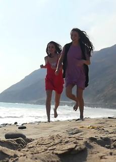 Vanessa Merrell feet photo thumbnail