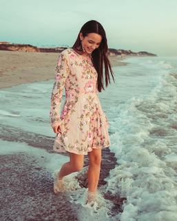 Vanessa Merrell feet photo thumbnail