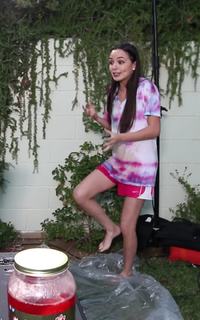 Vanessa Merrell feet photo thumbnail