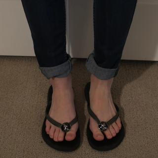 Vanessa Merrell feet photo thumbnail
