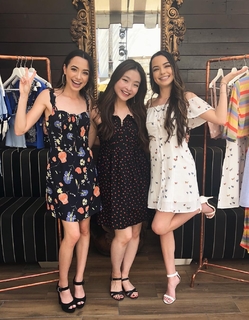 Vanessa Merrell feet photo thumbnail