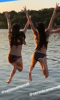 Vanessa Merrell feet photo thumbnail