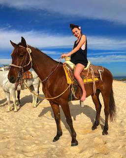 Vanessa Merrell feet photo thumbnail