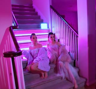 Vanessa Merrell feet photo thumbnail