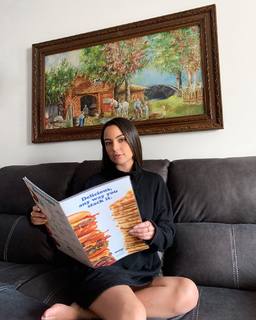 Vanessa Merrell feet photo thumbnail