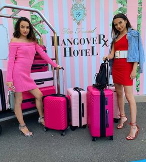 Vanessa Merrell feet photo thumbnail