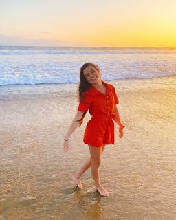 Vanessa Merrell feet photo thumbnail