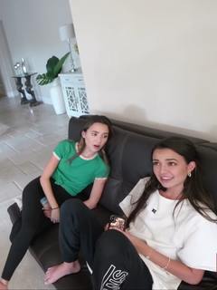 Vanessa Merrell feet photo thumbnail