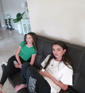 Vanessa Merrell feet photo thumbnail