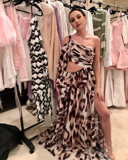Vanessa Merrell feet photo thumbnail