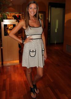 Vanessa Oliveira feet photo thumbnail