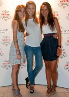 Vanessa Oliveira feet photo thumbnail