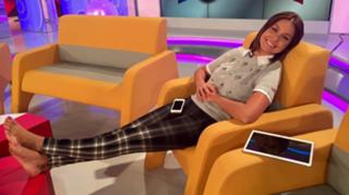 Vanessa Oliveira feet photo thumbnail
