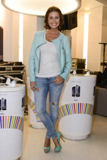 Vanessa Oliveira feet photo thumbnail