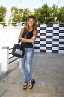 Vanessa Oliveira feet photo thumbnail