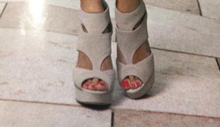 Vanessa Oliveira feet photo thumbnail