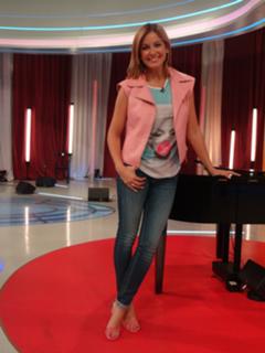 Vanessa Oliveira feet photo thumbnail