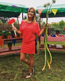 Vanessa Oliveira feet photo thumbnail