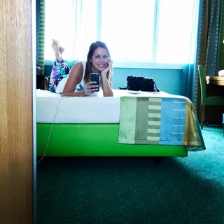 Vanessa Oliveira feet photo thumbnail