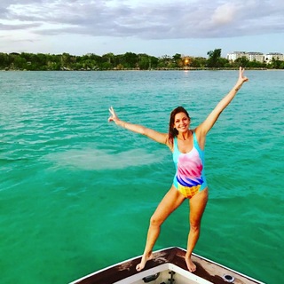 Vanessa Oliveira feet photo thumbnail