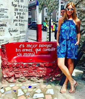 Vanessa Oliveira feet photo thumbnail